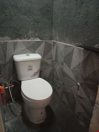 Bathroom, TerisitaPlace - Love At First, Taytay