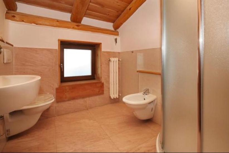 Bathroom 5, Hotel Derby Bar, Torino