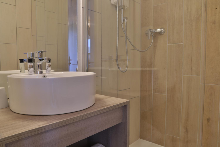 Bathroom 3, SOWELL Family La Lauziere, Savoie