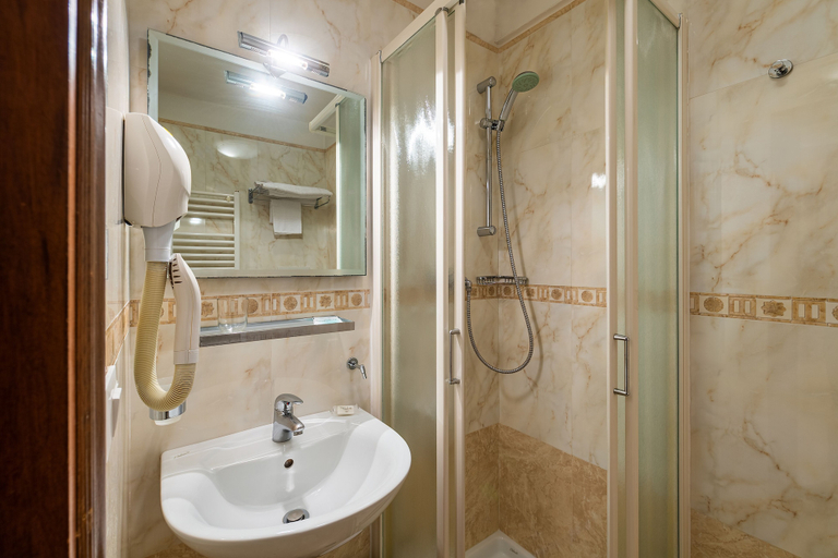 Bathroom 5, Hotel Al Vagon, Venezia