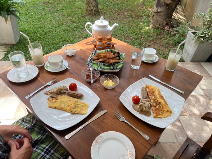 Food & Drinks 4, Tanzanite place , Tangalle
