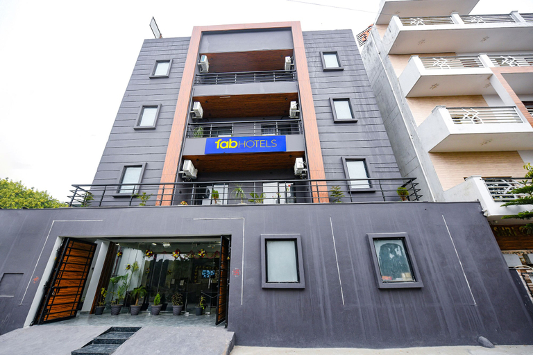Exterior & Views 2, Fabhotel Naina Residency, Dehradun