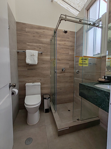 Bathroom 4, Hotel Serra Nova, Cajamarca