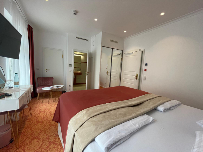 Bedroom 3, ART HOTEL HOUSE ONE, Baden-Baden