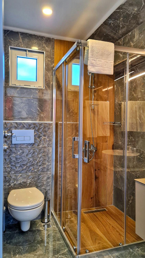 Bathroom 3, Let'stay Panorama Suites, Antalya