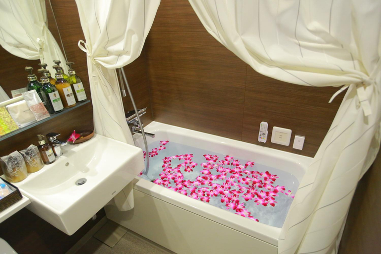 Bathroom 9