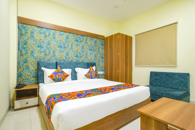 Bedroom 2, FabHotel Grand Giriraj, Indore