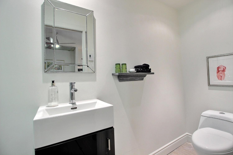 Bathroom 3, Au Vieux Presbytere De Saint-Leon, Bellechasse