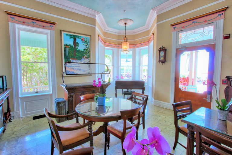 Food & Drinks 5, Southernmost House - Adult Exclusive, Monroe