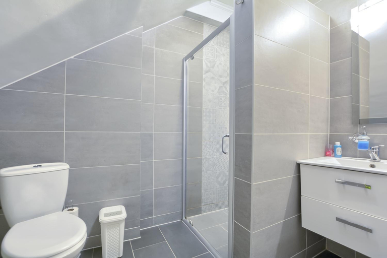 Bathroom 3, Zajazd Karlow Restauracja & Pokoje Goscinne, Kłodzko
