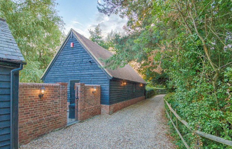 Others 1, Highgate Annexe, Essex