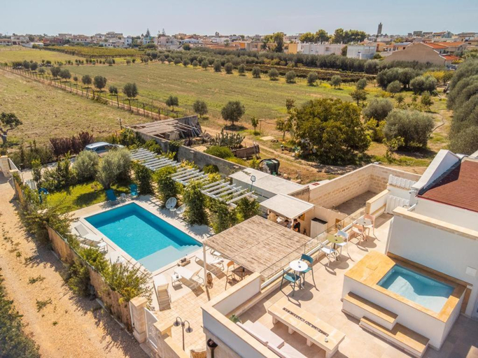 Others 4, Masseria Ella, Taranto