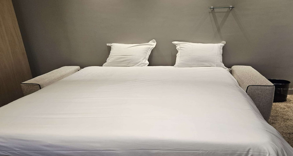 Bedroom 3, Hotel Apolonia Paris Montmartre, Sure Hotel Collec, Paris