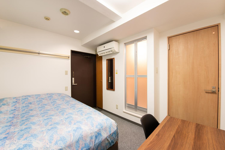 Bedroom 2, Yokohama Sakuragicho Town Hotel, Yokohama