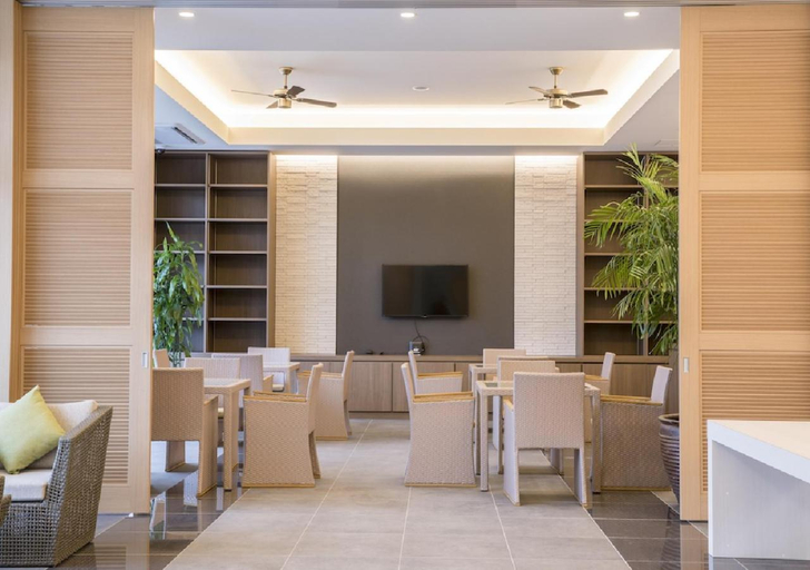 Public Area, Lieta Nakayama, Nago