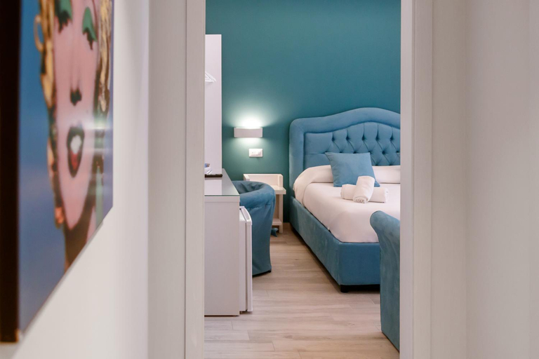 Others 4, Tiffany Suites, Napoli
