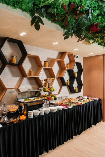 Food & Drinks 5, Troci Hotel, Tirana
