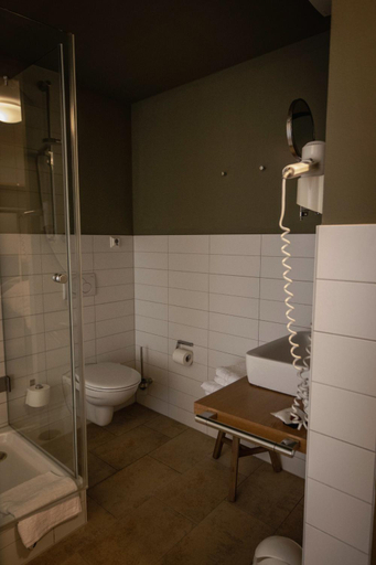 Bathroom 2, Kastanienhof Pfettrach, Landshut