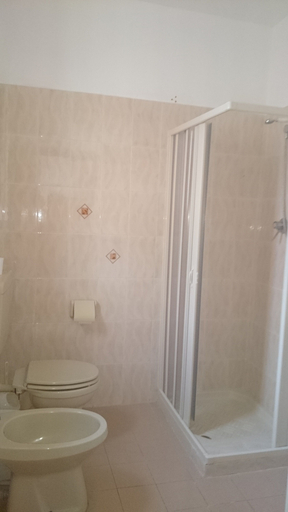 Bathroom 5, Casa Vittorio, Messina