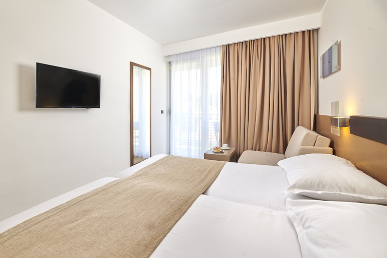 Bedroom 3, Hotel Molindrio Plava Laguna, Vrsar