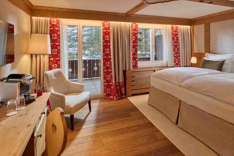 Bedroom 3, The Glacier Hotel (ex Eurotel Victoria), Aigle