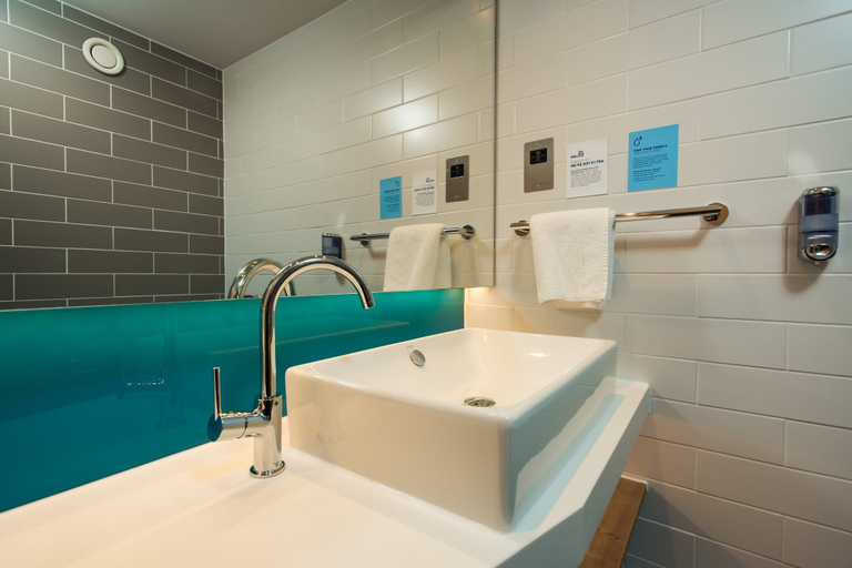 Bathroom 3, Holiday Inn Express BURTON UPON TRENT by IHG, Staffordshire