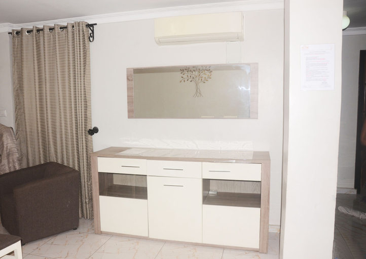 Others 5, EL MIMOSA COMPLEX, Wouri