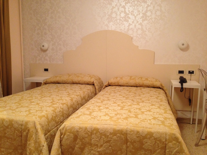 Bedroom 3, Hotel Adriatico, Venezia