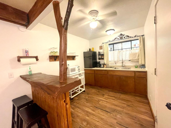 Others 4, Sierra Mountain Lodge - Vacation Rentals - Yosemite, Madera