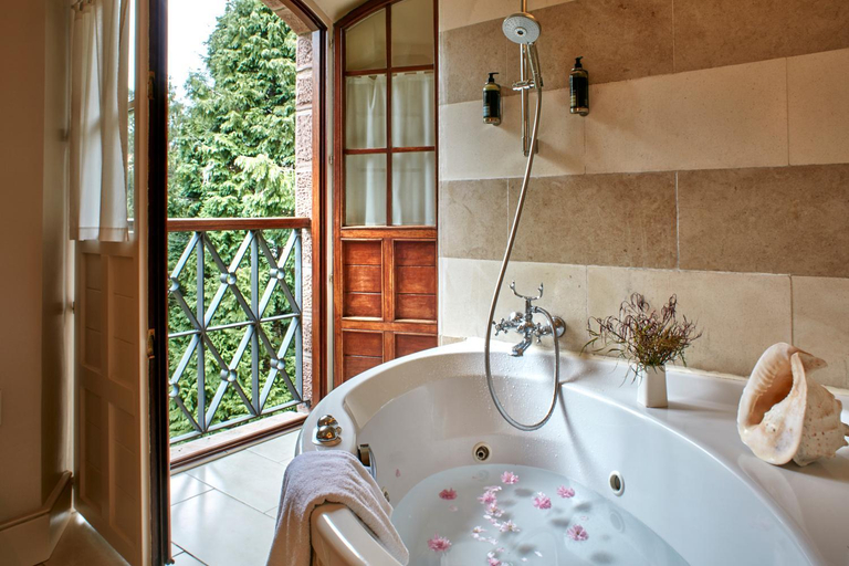 Bathroom 2, Rusticae Jardin de Carrejo Hotel, Cantabria