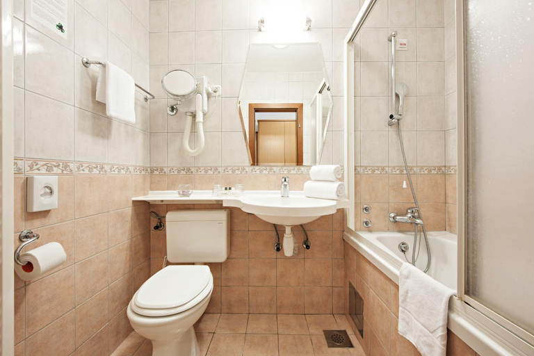 Bathroom 5, Hotel Termal - Terme 3000 - Sava Hotels & Resorts, Moravske Toplice