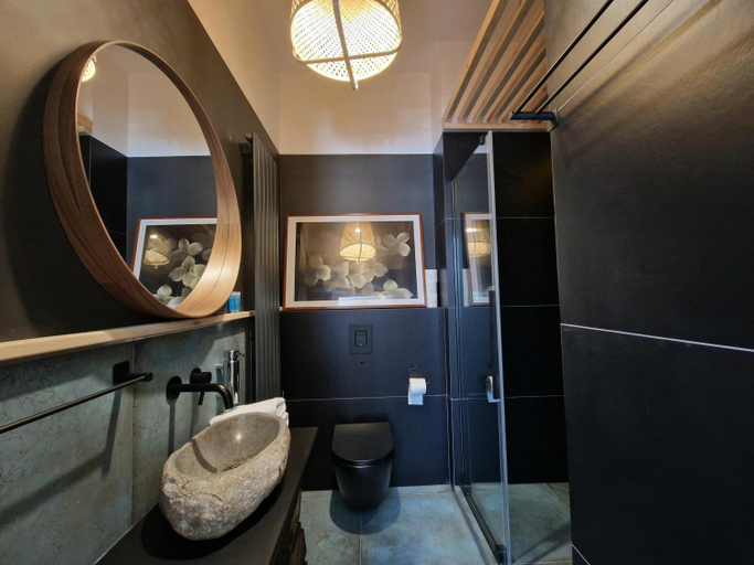 Bathroom 2, Live & Travel Apartments Waterlane Vintage, Gdańsk City