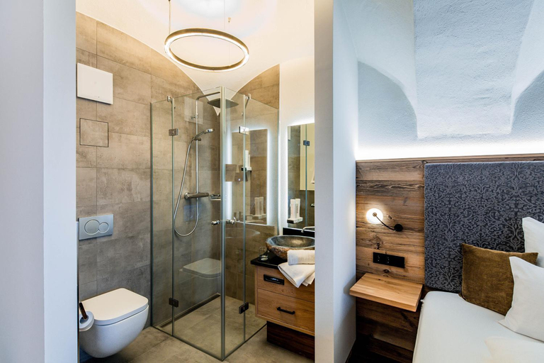 Bathroom 4, Hotel Zum Stemplinger Hansl, Passau