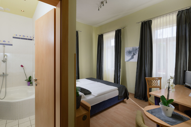 Bedroom 3, Hotel Scaletta, Pula