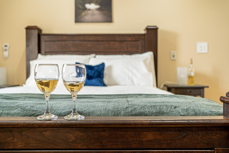 Bedroom 2, Riverside Inn, Pictou