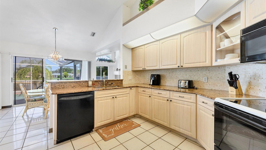 Others 5, 854 Ellicott Circle nw, Charlotte
