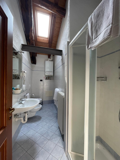 Bathroom 2, Hotel La Torre, Como