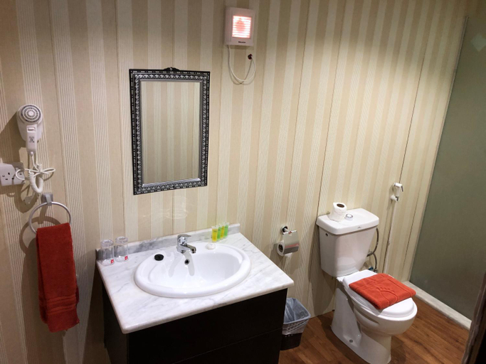 Bathroom 3, Sharah Luxury Camp, Quaira