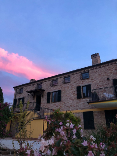 Exterior & Views 2, Villa Morro Suites, Macerata