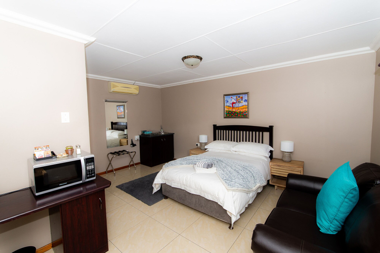 Bedroom 4, Kleinplasie Guesthouse, Namakwa