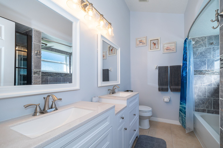 Bathroom 4, Summer Breeze, Osceola