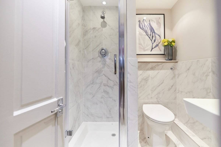 Bathroom 4, The Myddelton Square - Cosy 1bdr Flat, London