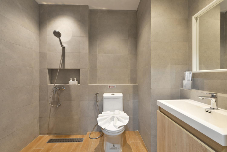 Bathroom 12