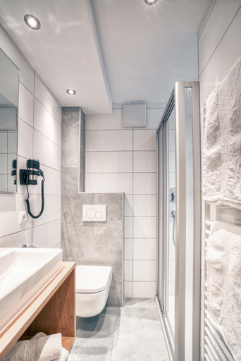 Bathroom 4, Apart Gstrein - Ski-In & Ski-Out, Landeck
