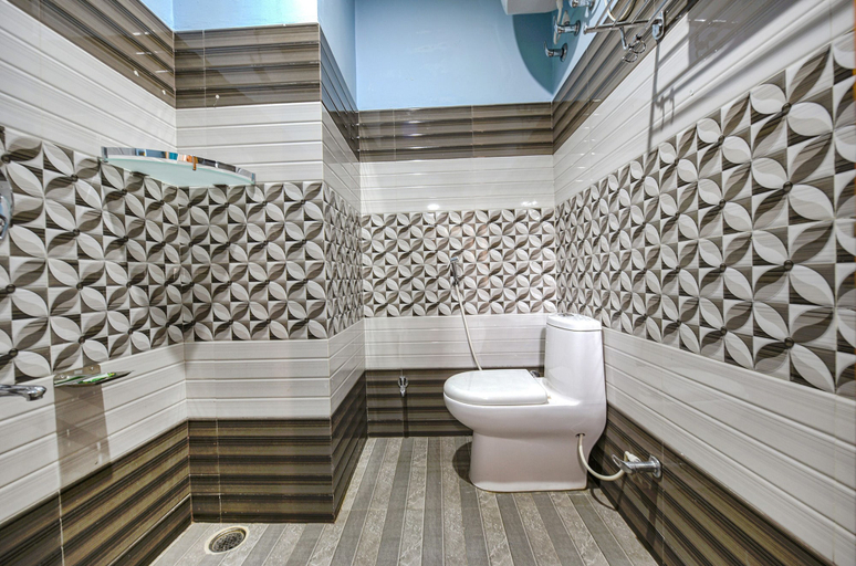 Bathroom, Fabhotel Snower, Kullu
