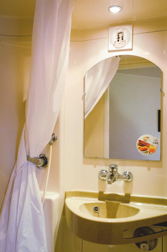 Bathroom, Hotel Première Classe Annemasse - Ville La Grand, Haute-Savoie