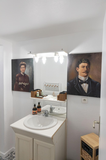 Bathroom 7