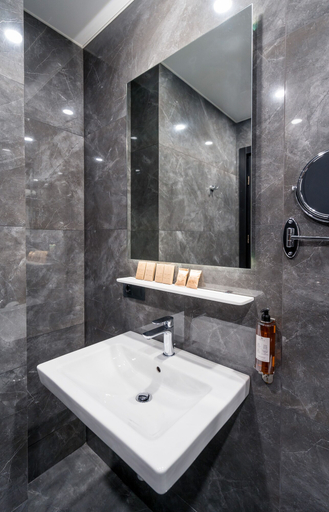 Bathroom 4, Onyx City Center, Tbilisi