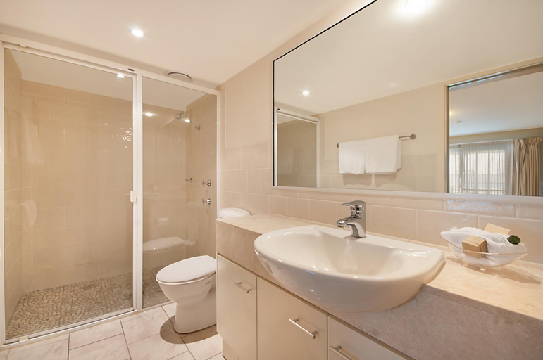 Bedroom 5, Riverside Holiday Apartments, Ballina