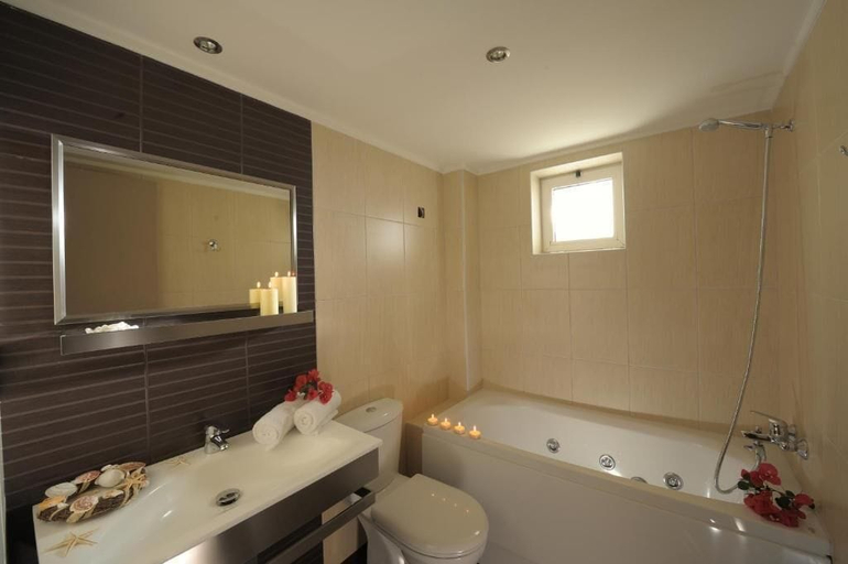 Bathroom 4, Meropi Hotel, Crete